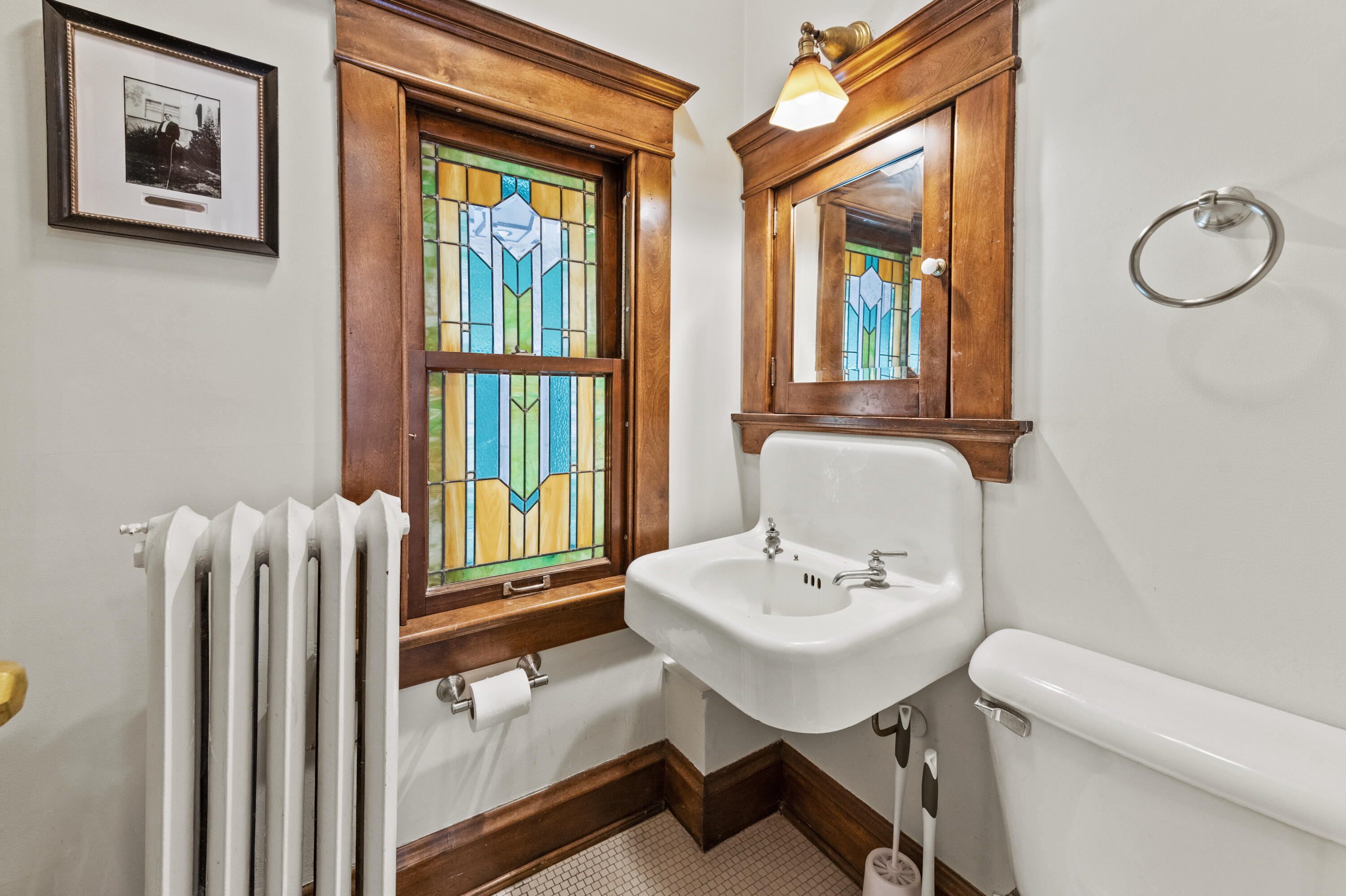 3405 North Hackett Avenue Milwaukee, WI 53211 - Photo 18 of 73 Powder Room