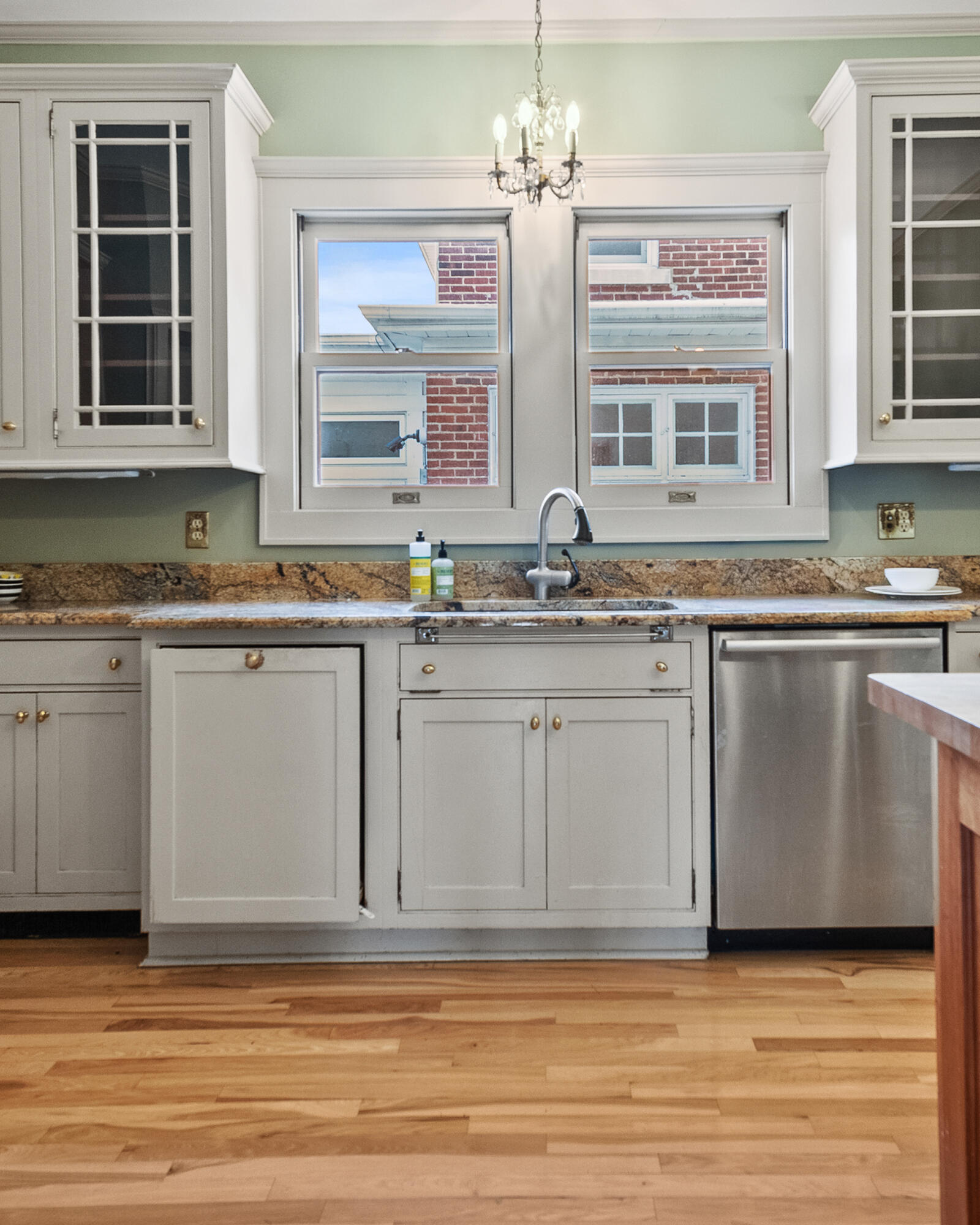 3405 North Hackett Avenue Milwaukee, WI 53211 - Photo 19 of 73 Kitchen