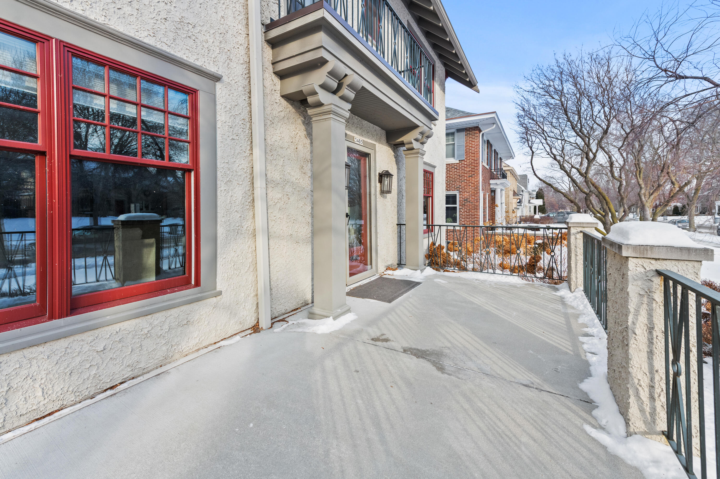 3405 North Hackett Avenue Milwaukee, WI 53211 - Photo 3 of 73 Front Patio