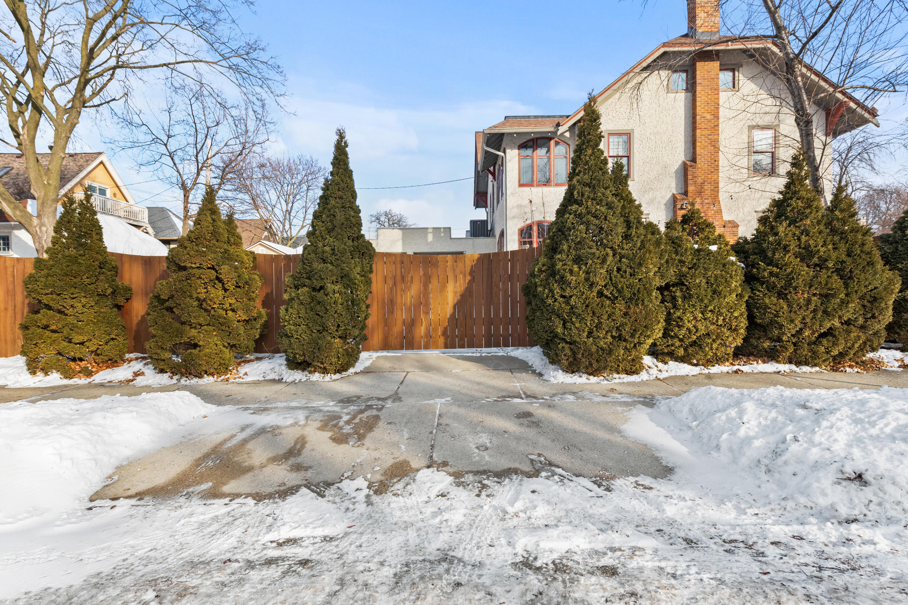3405 North Hackett Avenue Milwaukee, WI 53211 - Photo 61 of 73 Backyard