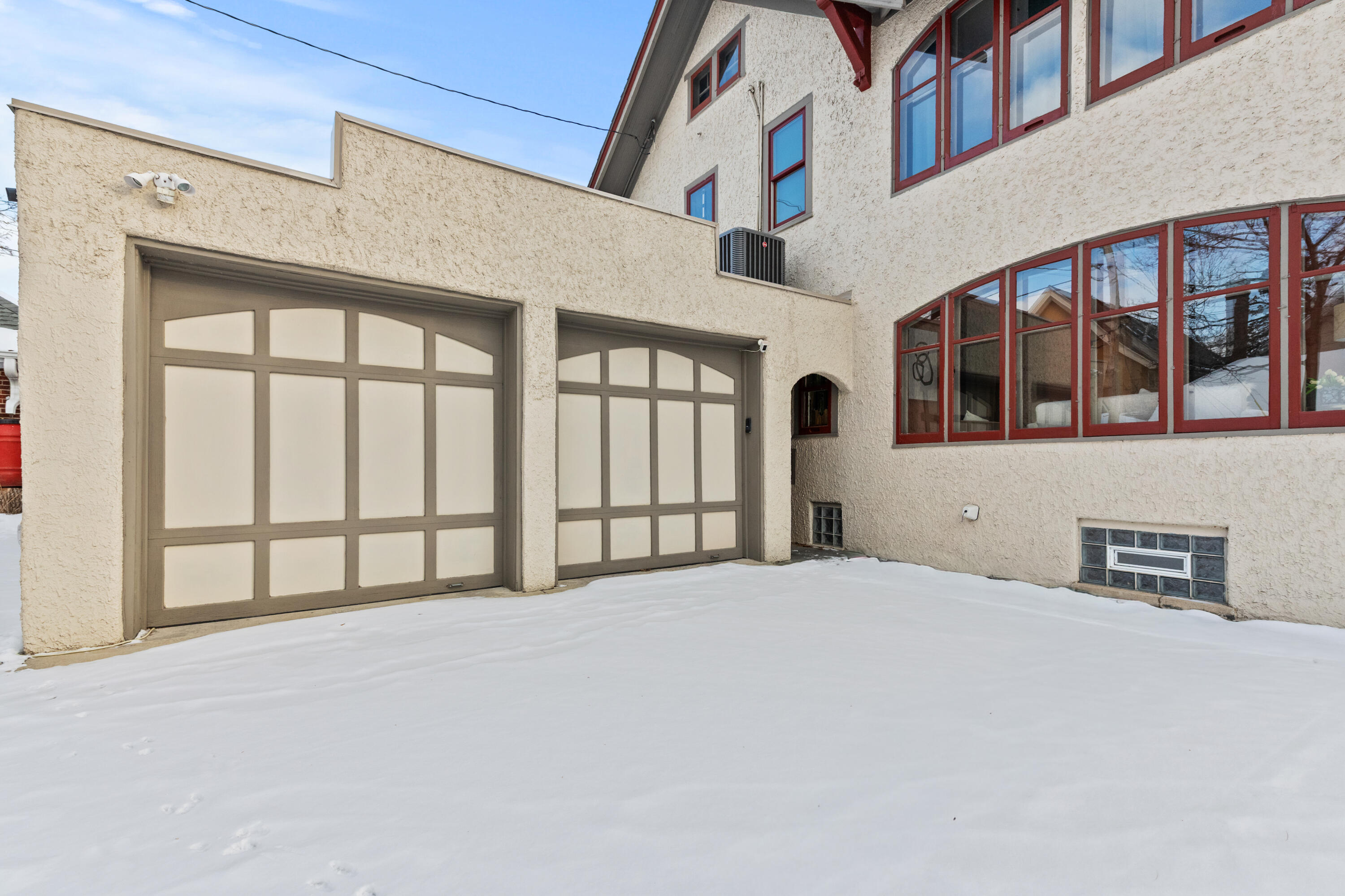 3405 North Hackett Avenue Milwaukee, WI 53211 - Photo 66 of 73 Garages