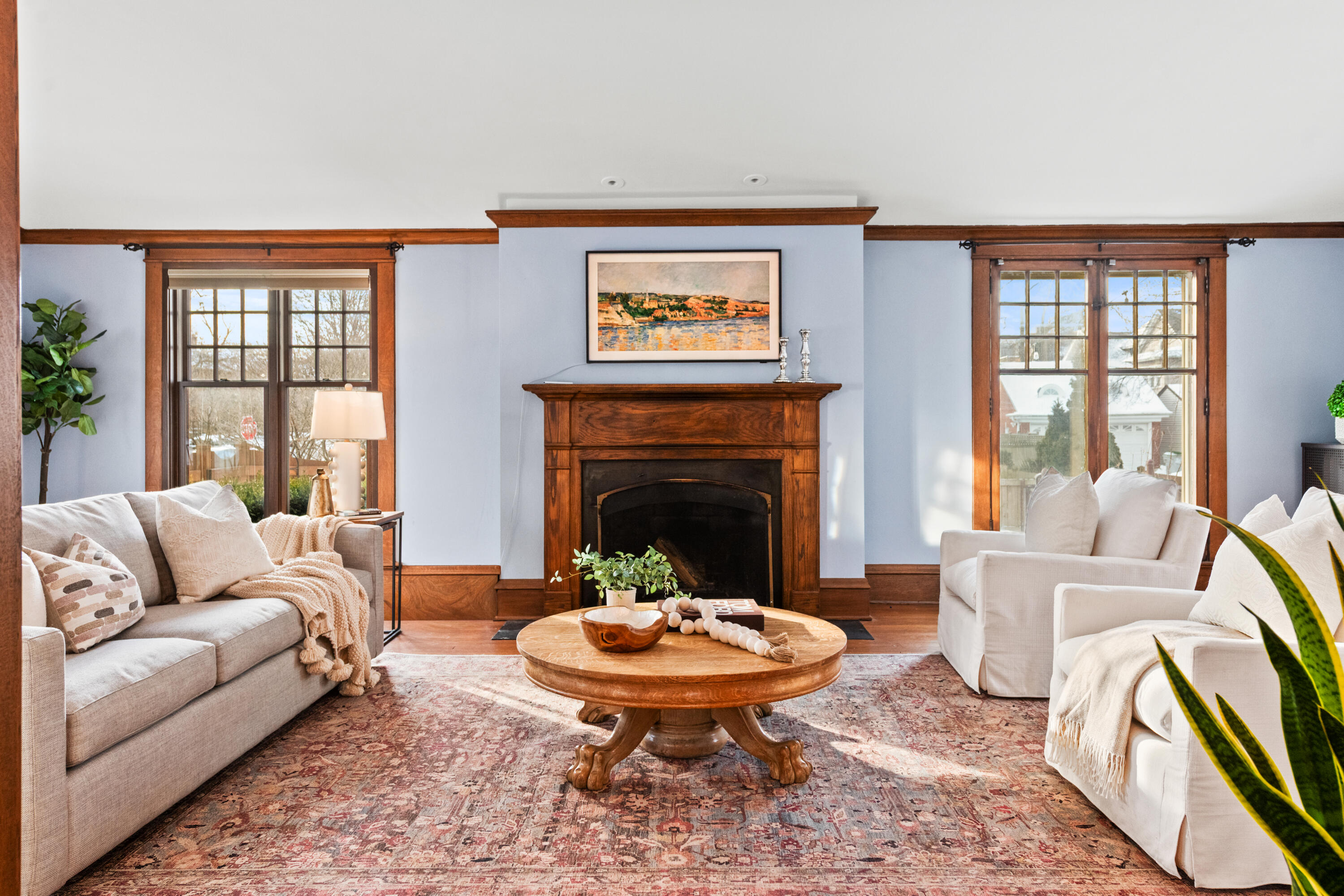 3405 North Hackett Avenue Milwaukee, WI 53211 - Photo 9 of 73 Living Room