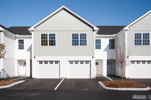 $424,000 | 15 Suffolk Drive, Unit 2, Concord, NH 03303