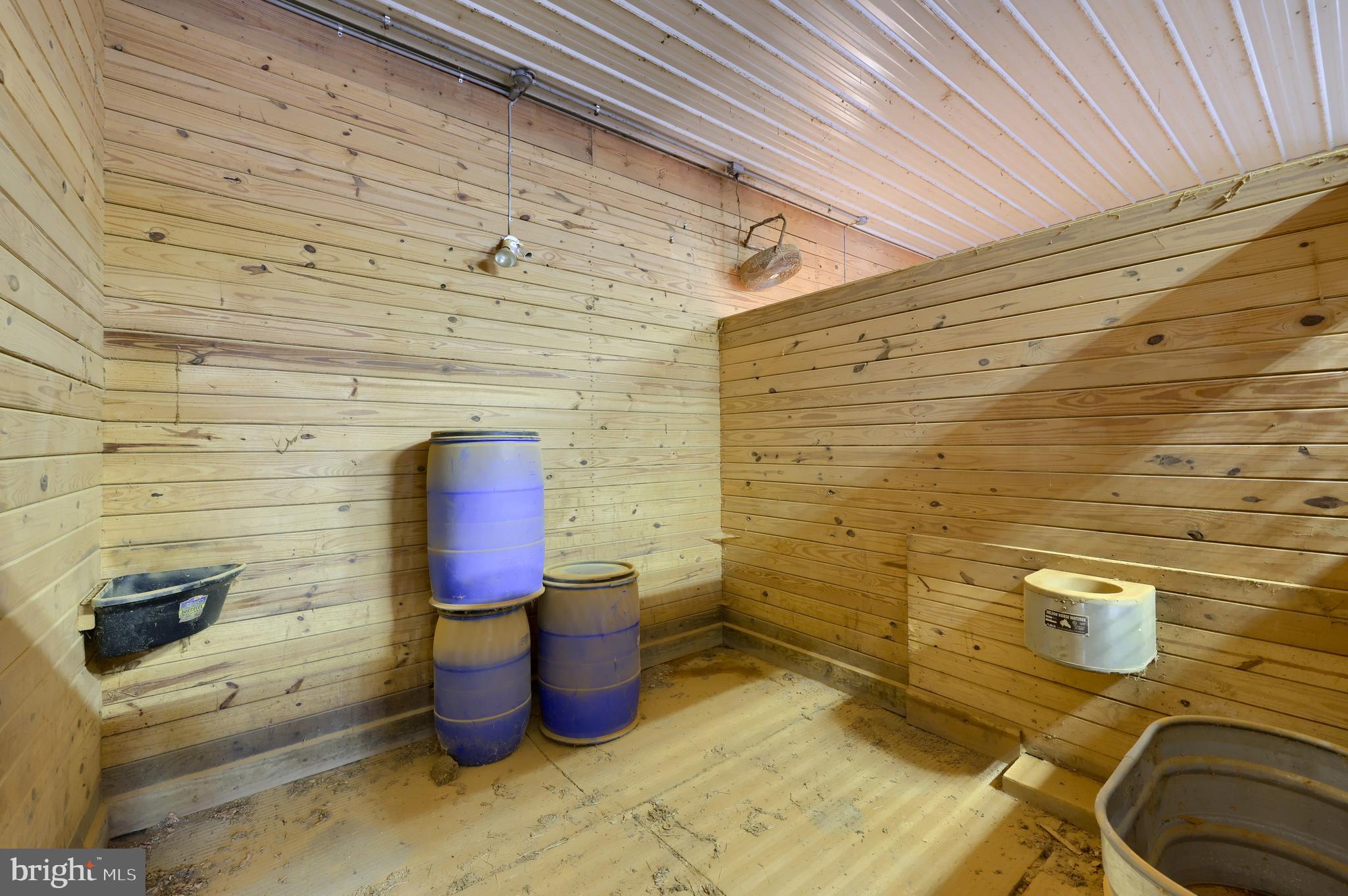 18183 Piedmont Road Stewartstown, PA 17363 - Photo 64 of 81 a bathroom with a toilet