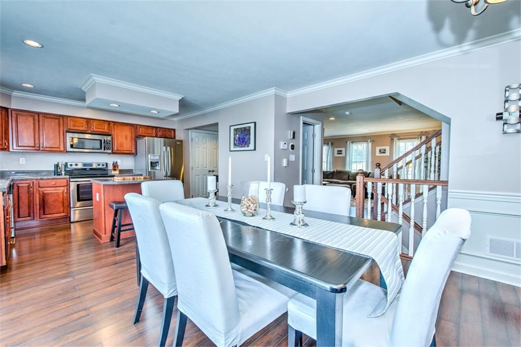 85 Castle View Drive McKees Rocks, PA 15136 - Photo 5 of 16