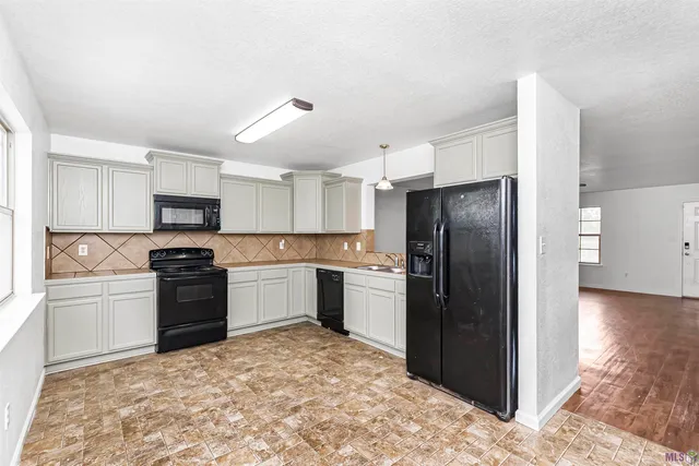 $250,000 | 39163 Prairie S Drive, Gonzales, LA 70737