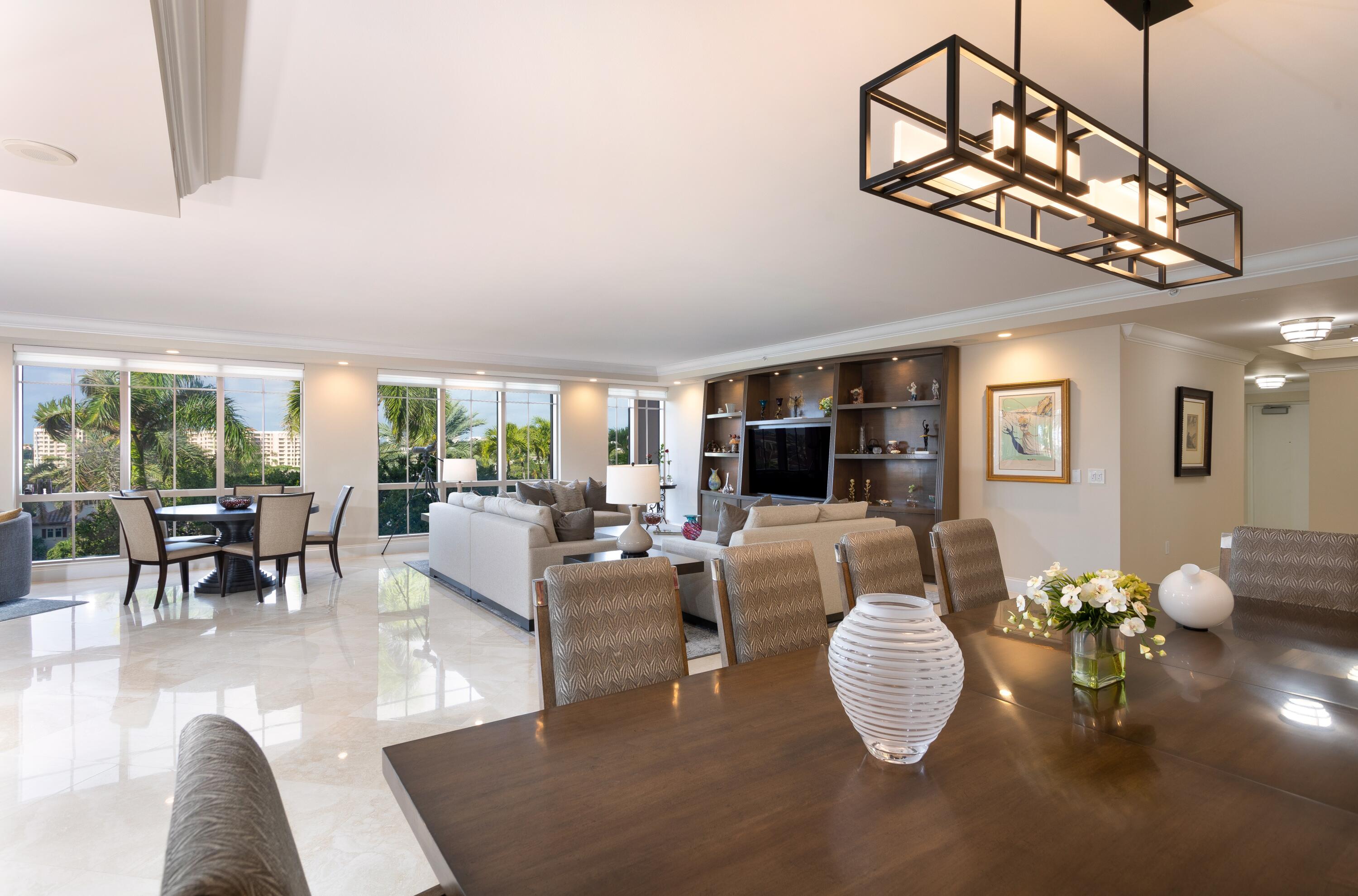 400 South Ocean Boulevard, Unit R17 Boca Raton, FL 33432 - Photo 5 of 32 DINING TO GREAT ROOM