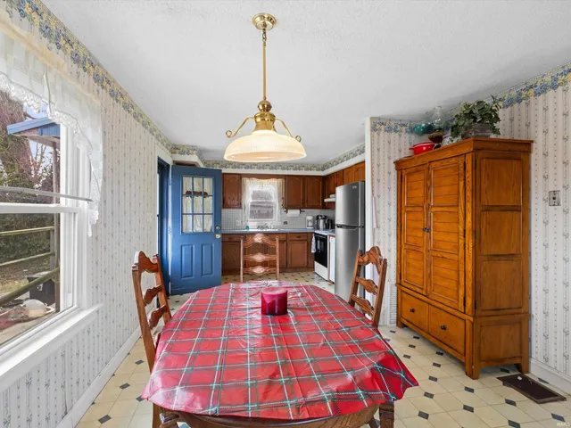 $109,900 | 1124 East 4th Street, Mount Vernon, IN 47620