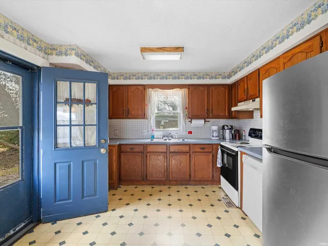 $109,900 | 1124 East 4th Street, Mount Vernon, IN 47620