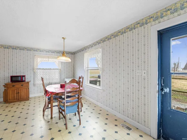 $109,900 | 1124 East 4th Street, Mount Vernon, IN 47620