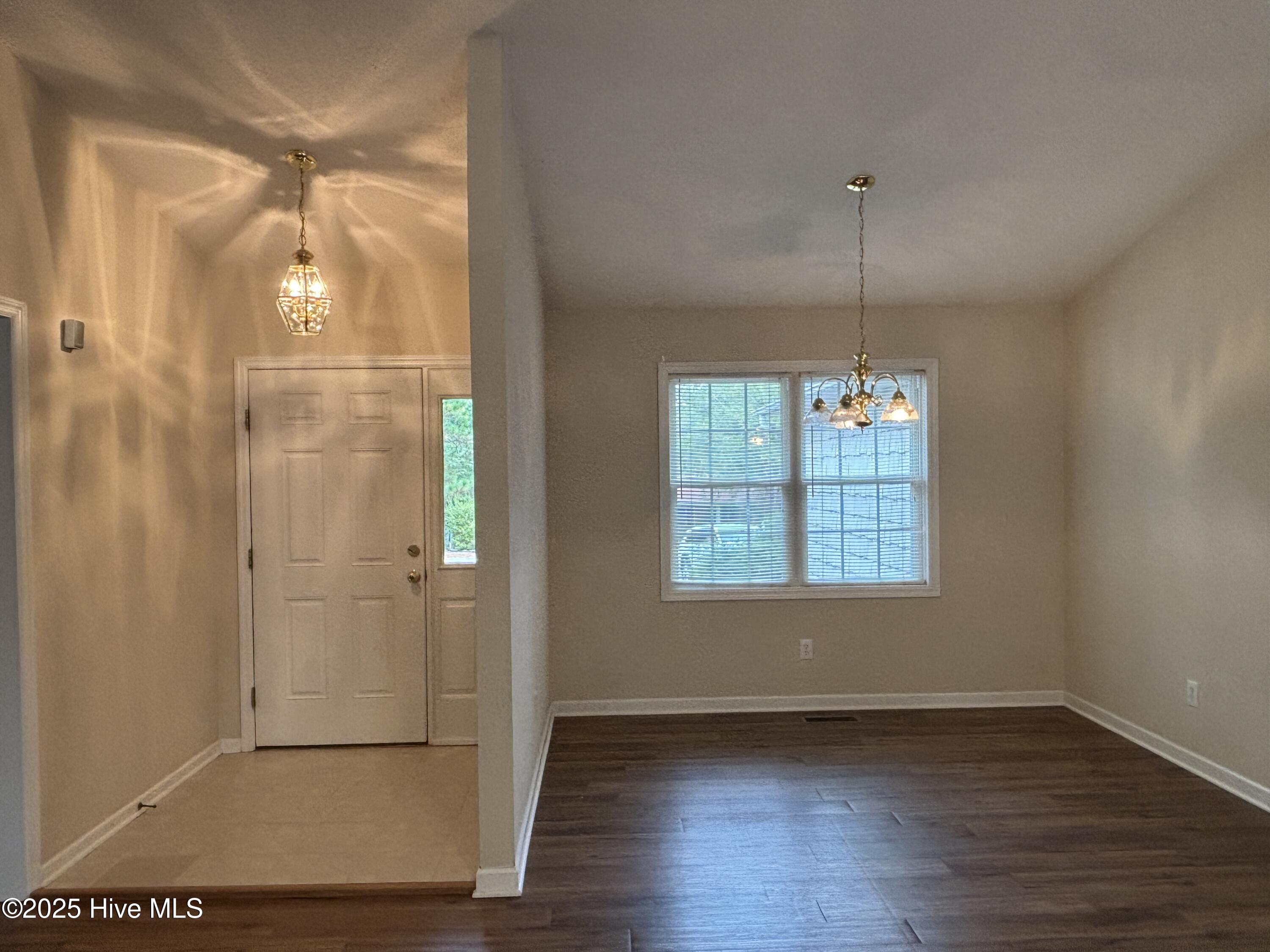 4 Monroe Lane Pinehurst, NC 28374 - Photo 4 of 12 Foyer and Dining room