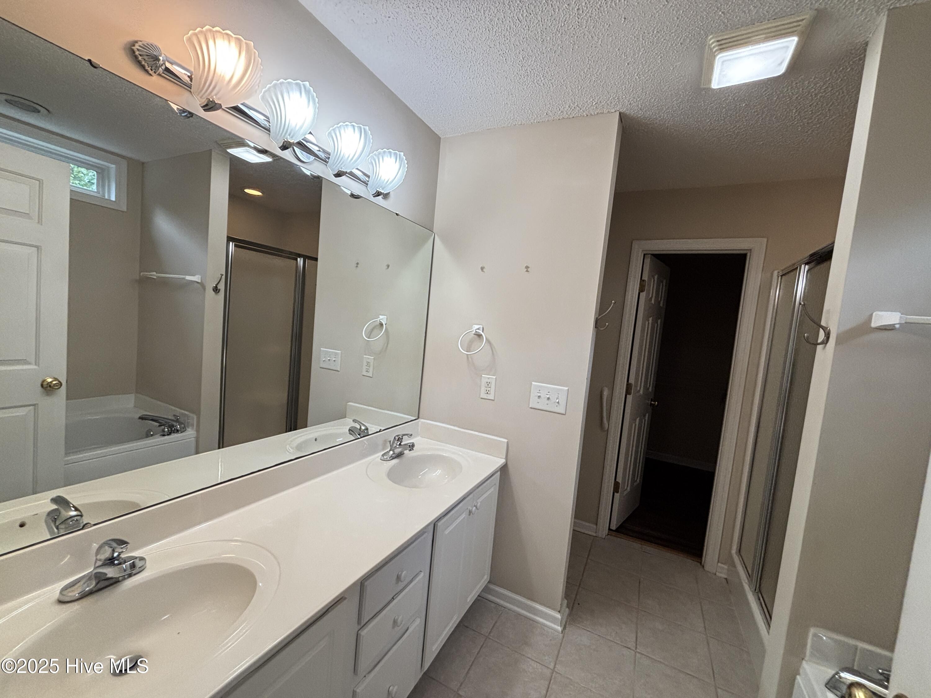 4 Monroe Lane Pinehurst, NC 28374 - Photo 6 of 12 Master bathroom