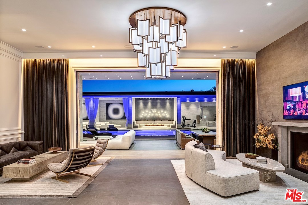 145 North Mapleton Drive Los Angeles, CA 90077 - Photo 3 of 10