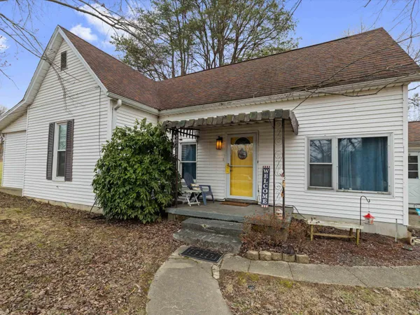 $229,900 | 6207 South Augusta Vigo Street, Winslow, IN 47598