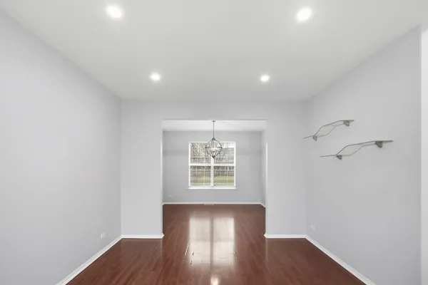 $3,700 | 512 Normandy Lane, Barrington, IL 60010