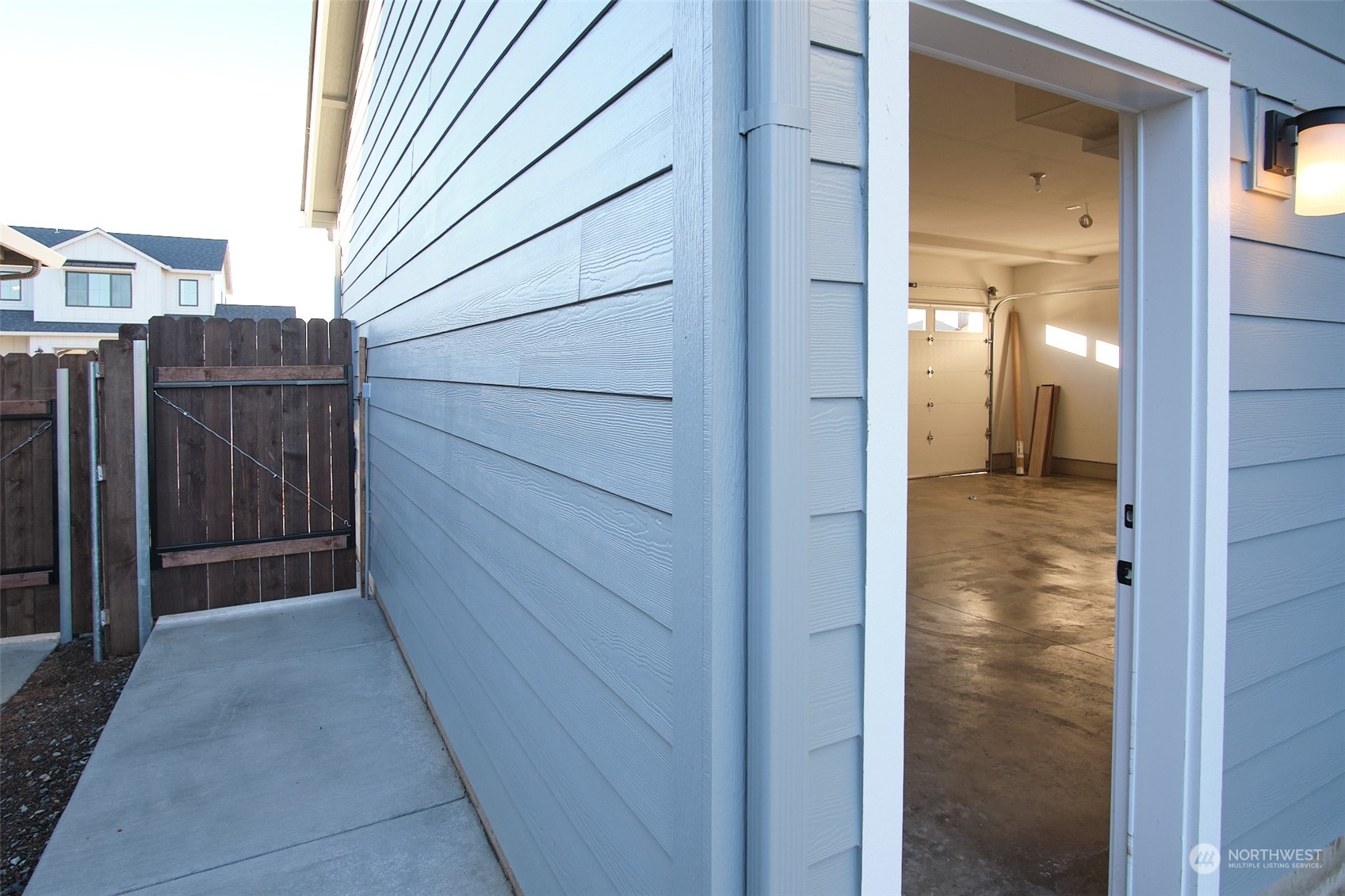 708 Cardinal Avenue Winlock, WA 98596 - Photo 26 of 28 a view of a bathroom