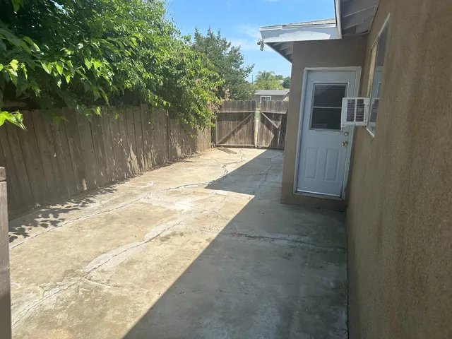 $275,000 | 967 East Cleveland Avenue, Porterville, CA 93257