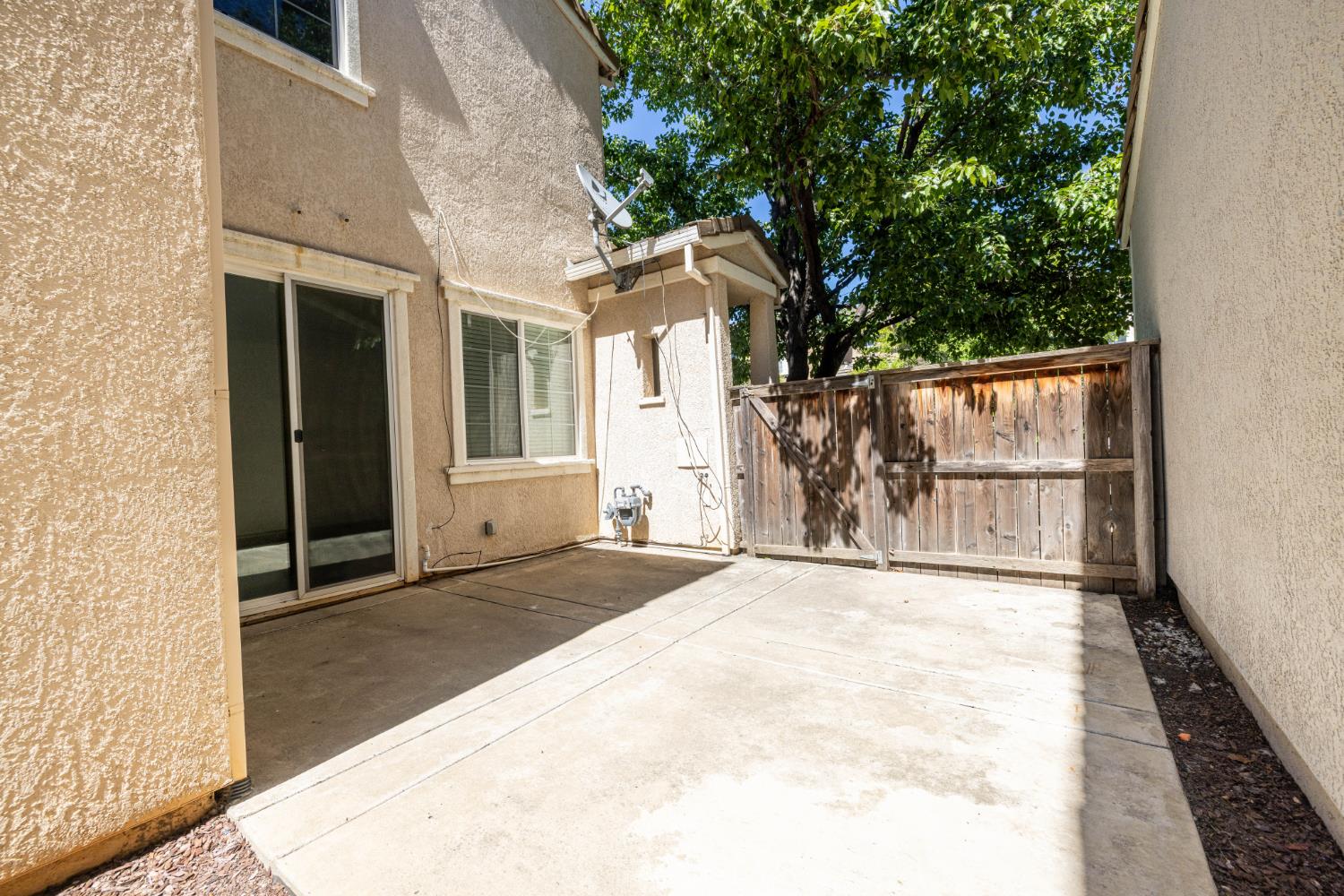 3122 Lea Sterling Way Rancho Cordova, CA 95670 - Photo 28 of 31 a view of a house with a outdoor space