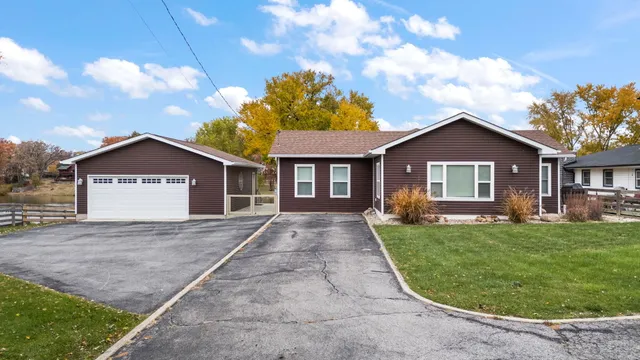 $499,000 | 789 South Lakeview Drive, Lowell, IN 46356
