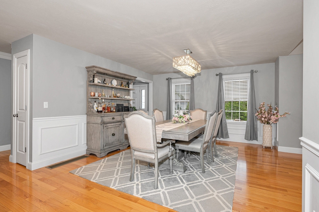 61 Saddle Road Dracut, MA 01826 - Photo 5 of 40