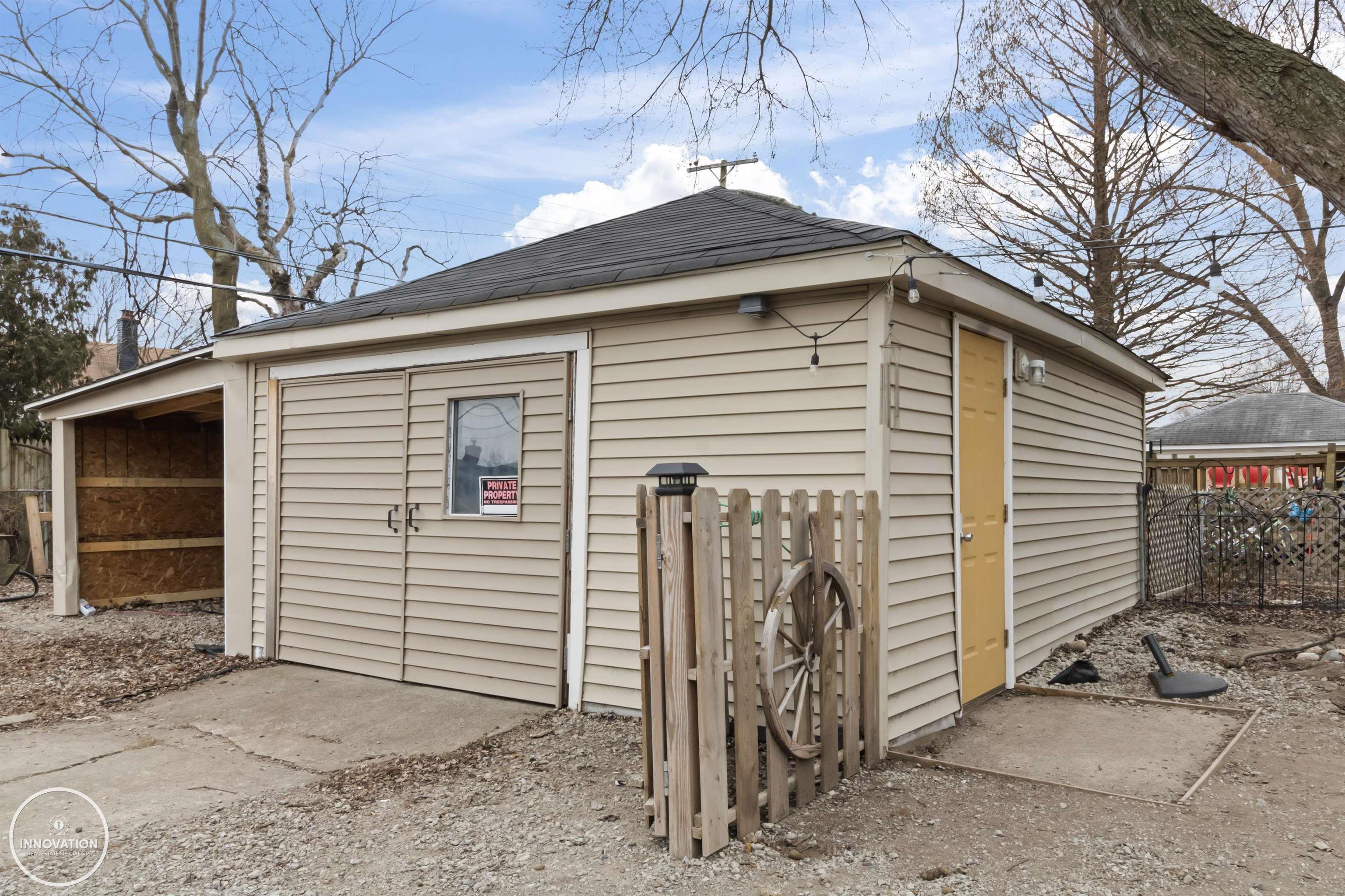 22174 Rausch Avenue Eastpointe, MI 48021 - Photo 7 of 34 50166587-084305E7-FDDB-460D-9351-420FAF9EFE82.JPG