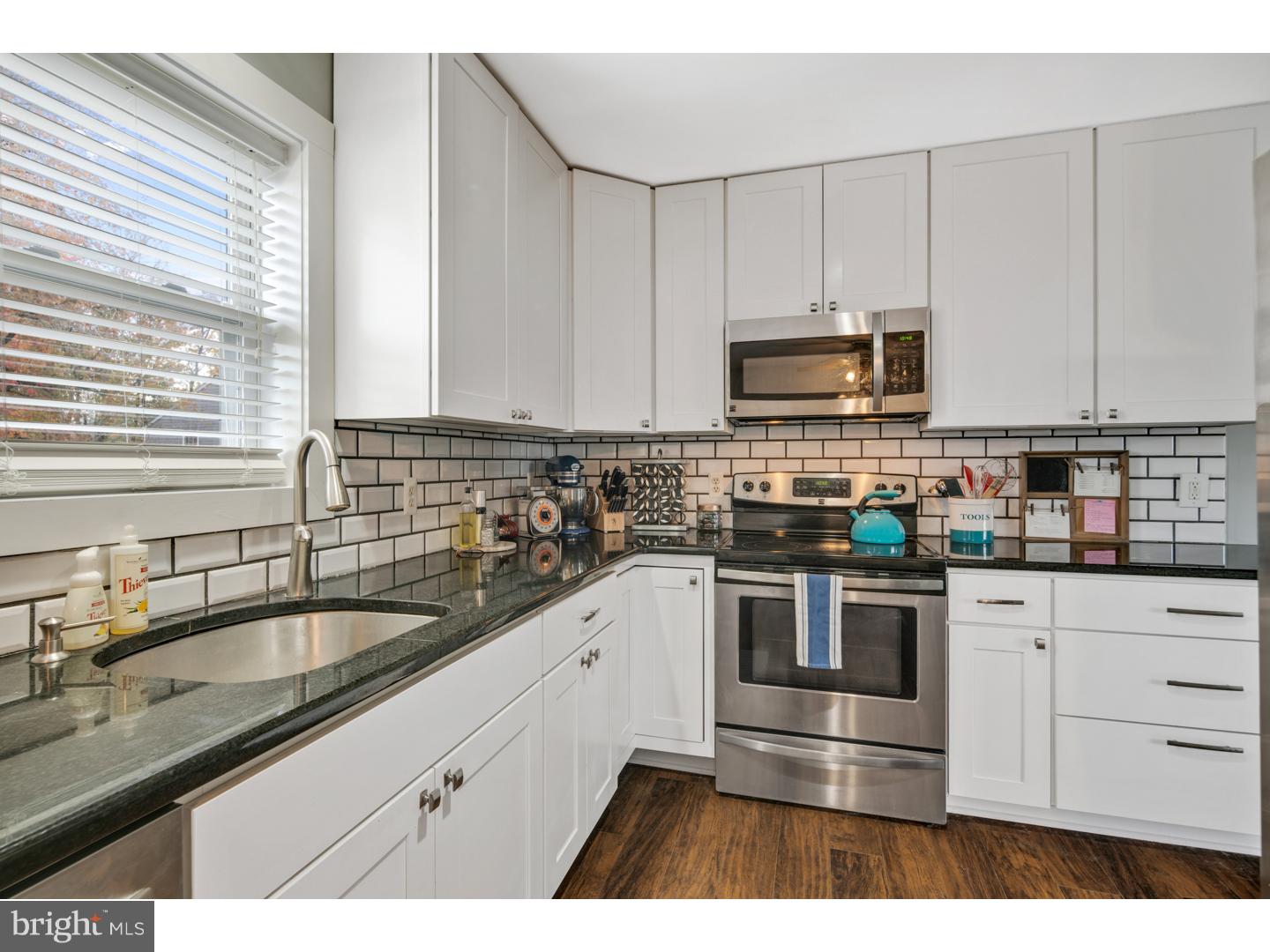 126 Quaker Road Pennsville, NJ 08070 - Photo 12 of 23 Kitchen