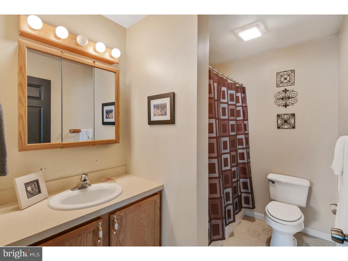 126 Quaker Road Pennsville, NJ 08070 - Photo 19 of 23 Bathroom