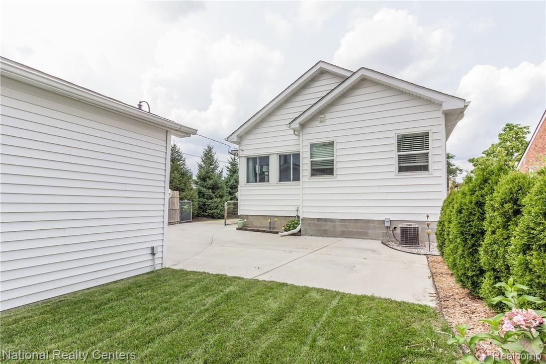 110 Roth Boulevard Clawson, MI 48017 - Photo 7 of 37 Exteriors 7.jpg