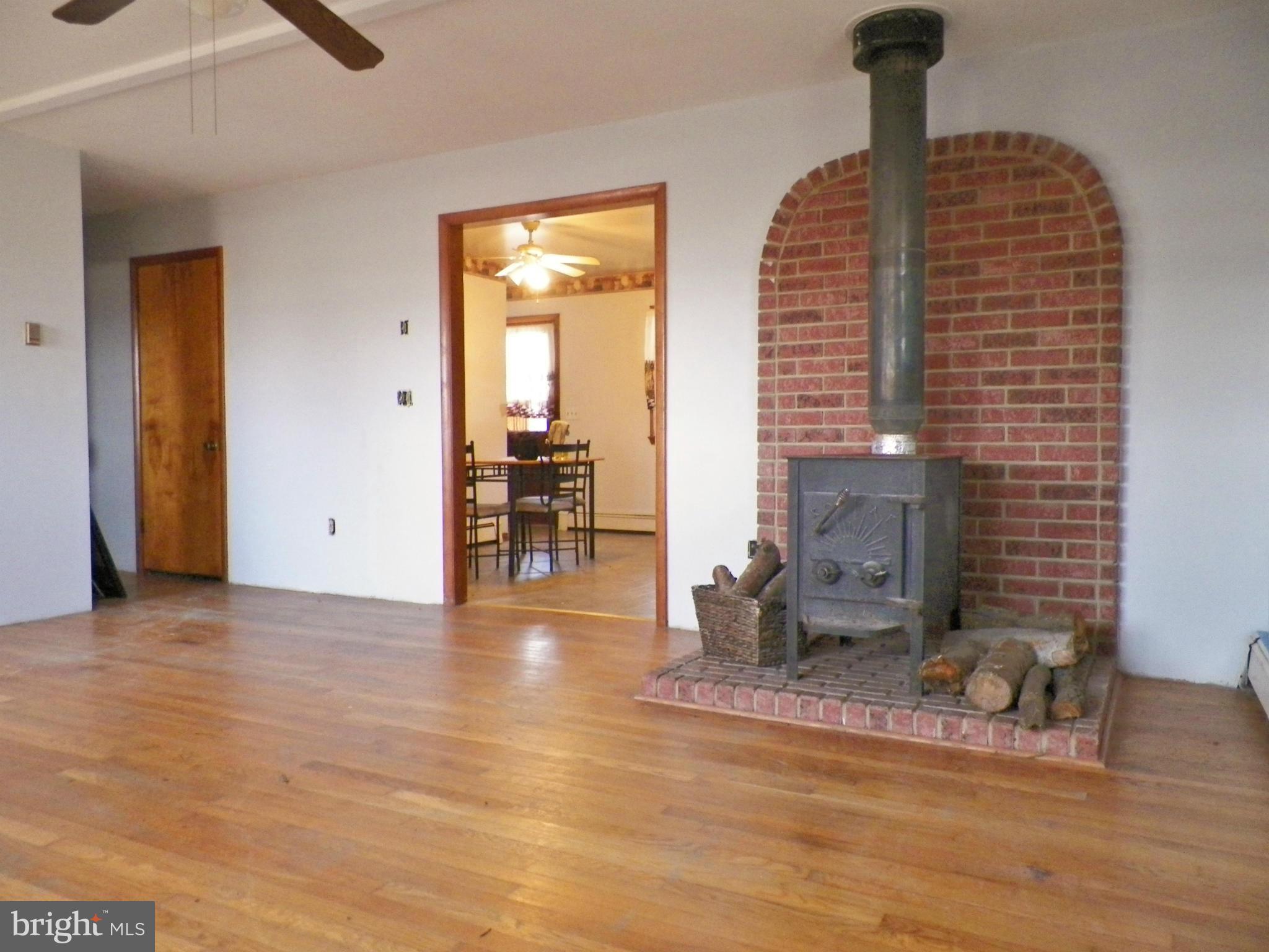 8750 Fairlee Road Chestertown, MD 21620 - Photo 2 of 23 Living Room