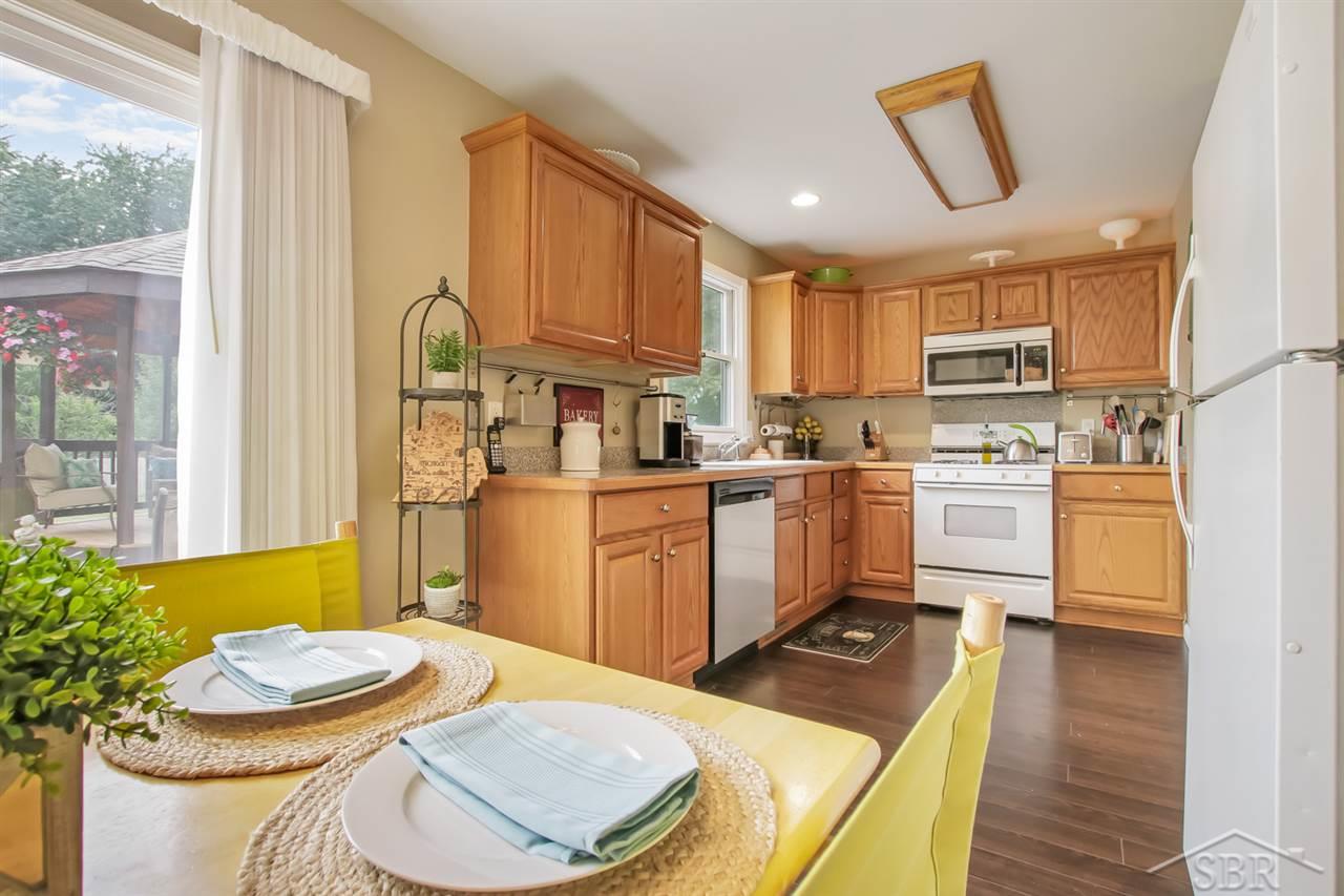 9385 Coldwater Road Flushing, MI 48433 - Photo 8 of 22 Kitchen