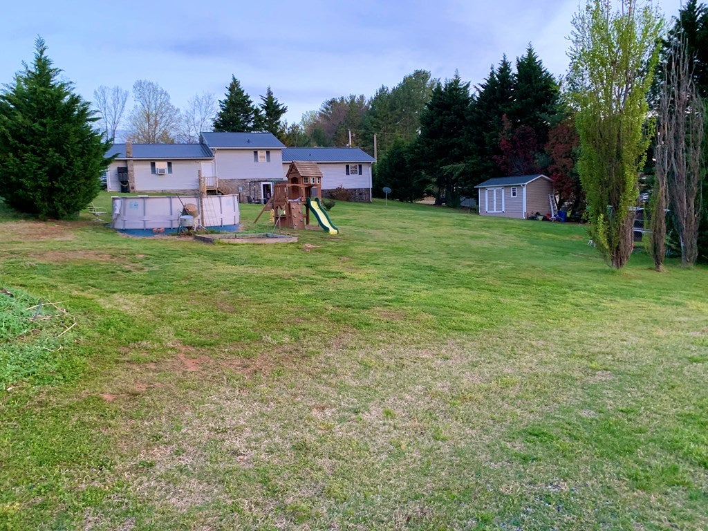 1038 Myrtle Road Bassett, VA 24055 - Photo 7 of 46 Gallery Image 7