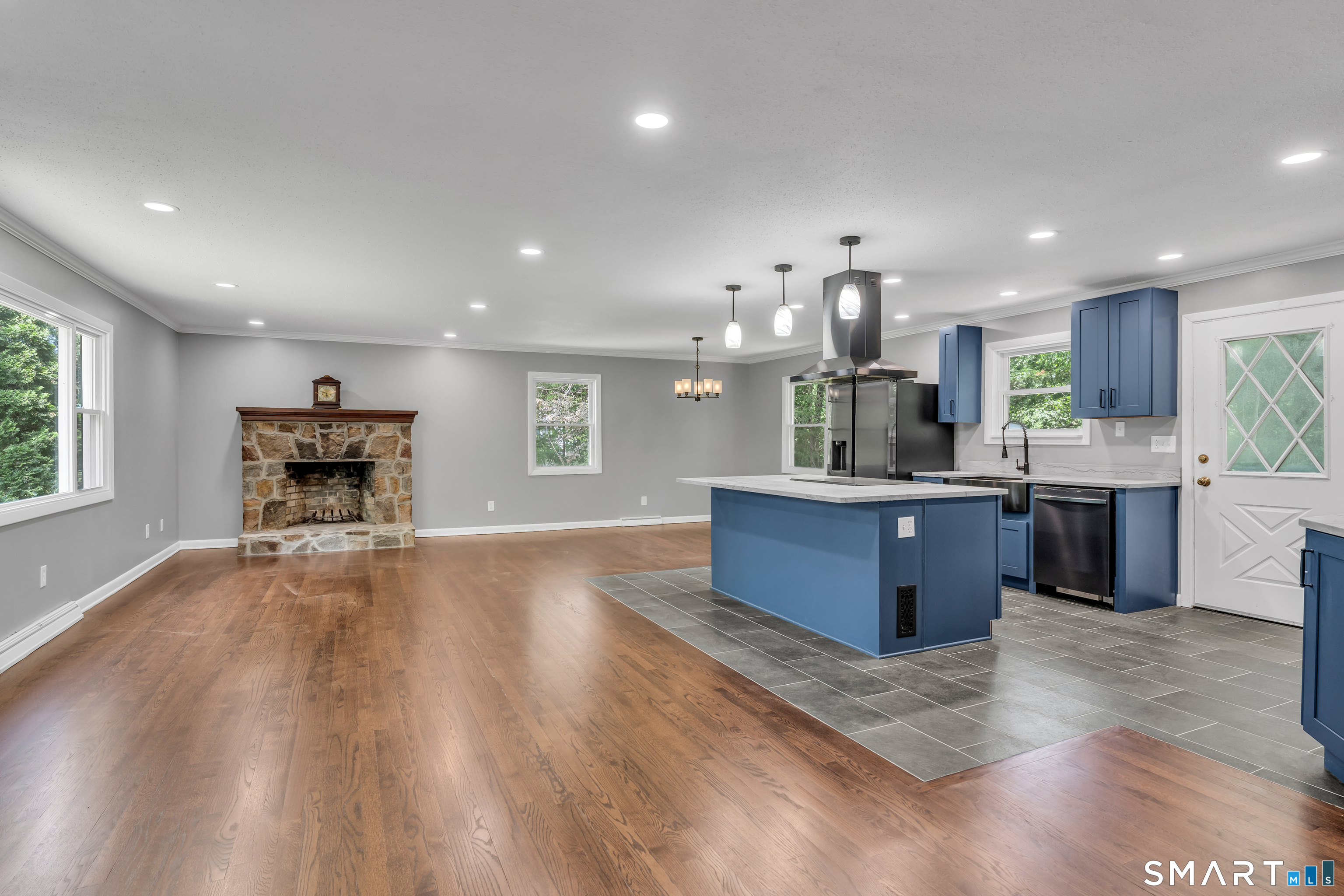 260 Flag Marsh Road Guilford, CT 06437 - Photo 3 of 21