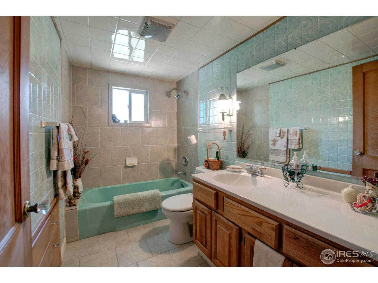 2120 West Prospect Road Fort Collins, CO 80526 - Photo 15 of 25 Upper Bath