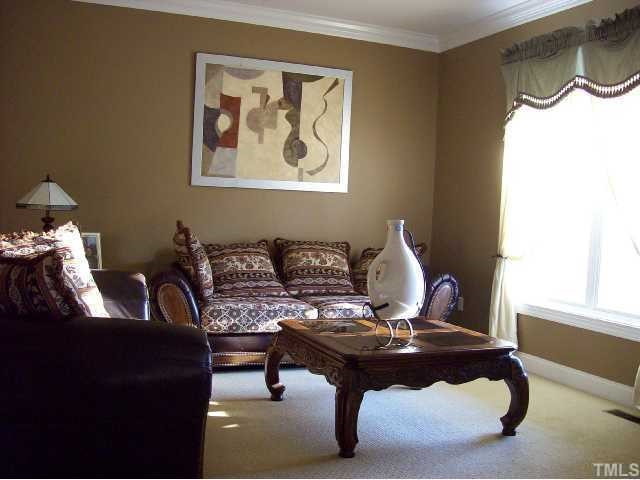 10148 Darling Street Raleigh, NC 27613 - Photo 3 of 12 Living Room