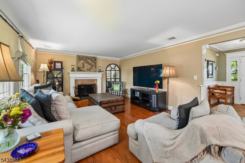 24 Canoe Brook Road Short Hills, NJ 07078 - Photo 5 of 42