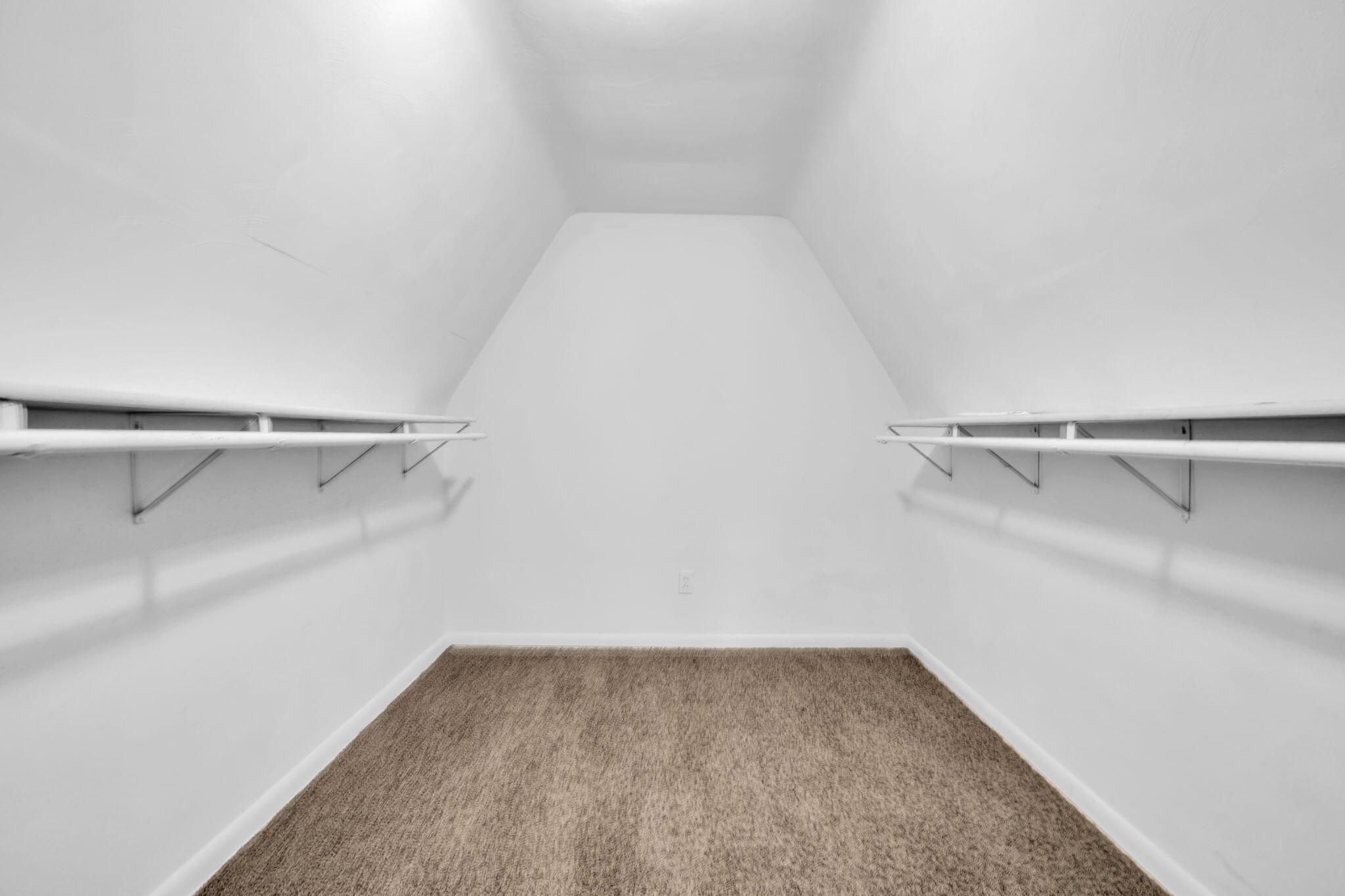 910 Miller Road Kalamazoo, MI 49001 - Photo 22 of 30 Closet