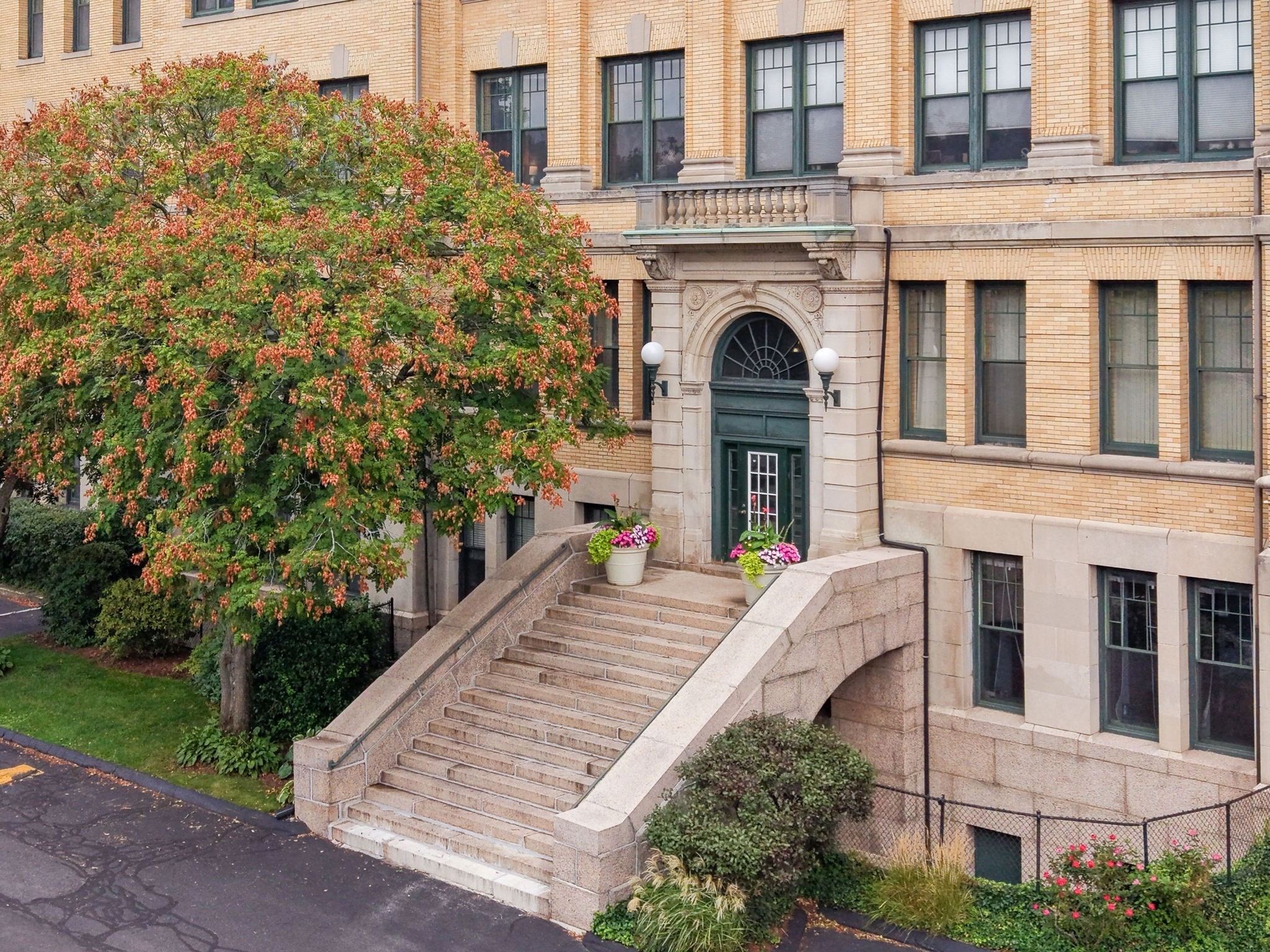 235 State Street, Unit 407 Springfield, MA 01103 - Photo 1 of 42 Gallery Image 1