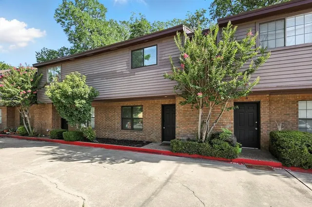 $250,000 | 900 West Mulberry Street, Unit 7, Denton, TX 76201