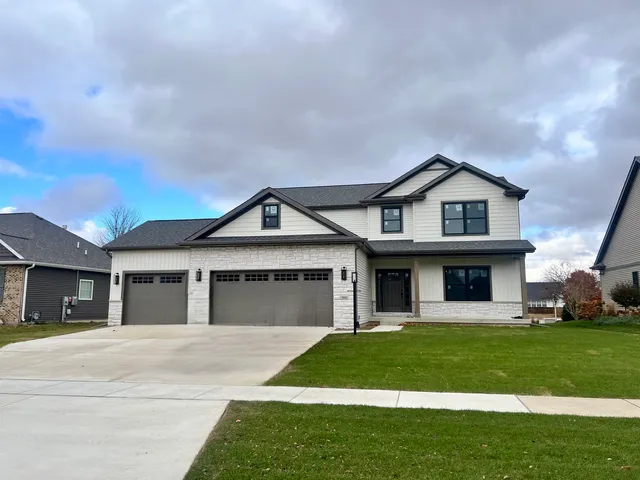 $589,900 | 5006 Chestnut Grove Drive, Champaign, IL 61822