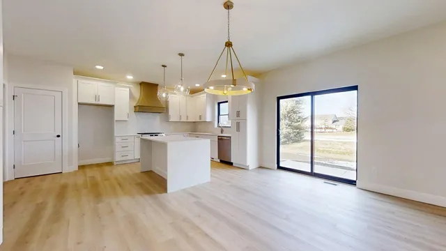 $589,900 | 5006 Chestnut Grove Drive, Champaign, IL 61822