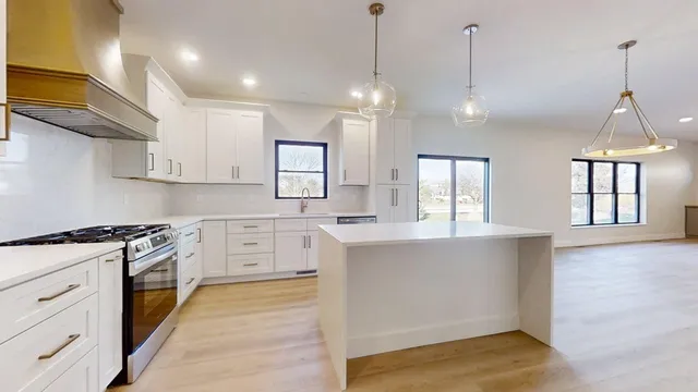 $589,900 | 5006 Chestnut Grove Drive, Champaign, IL 61822