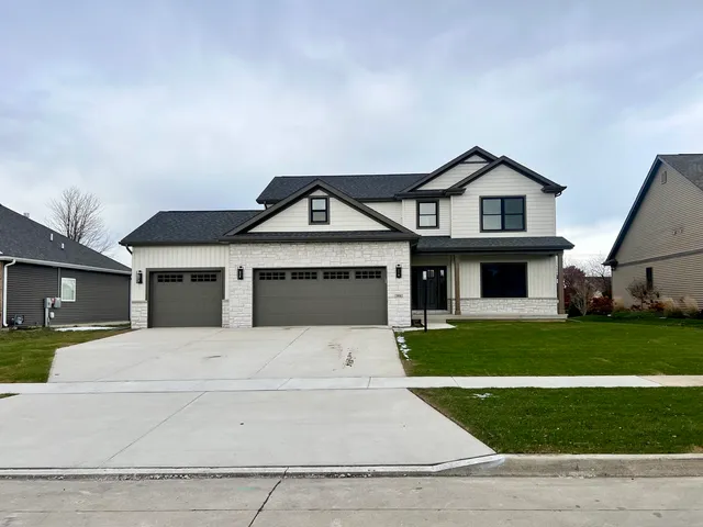 $589,900 | 5006 Chestnut Grove Drive, Champaign, IL 61822