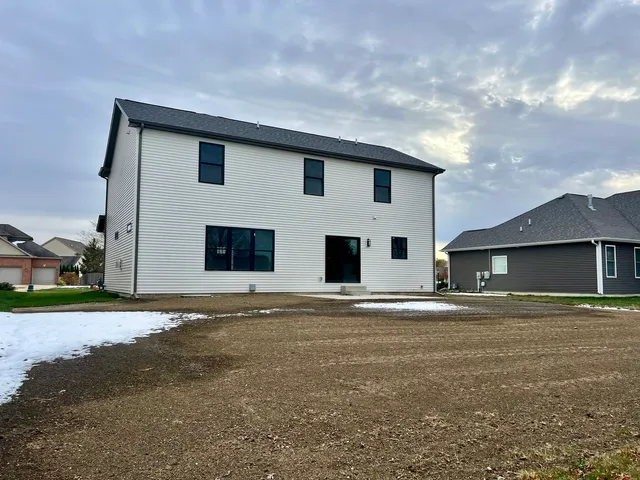 $589,900 | 5006 Chestnut Grove Drive, Champaign, IL 61822