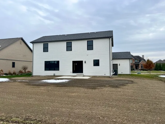 $589,900 | 5006 Chestnut Grove Drive, Champaign, IL 61822