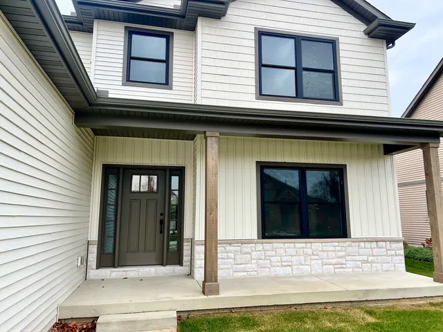 $589,900 | 5006 Chestnut Grove Drive, Champaign, IL 61822