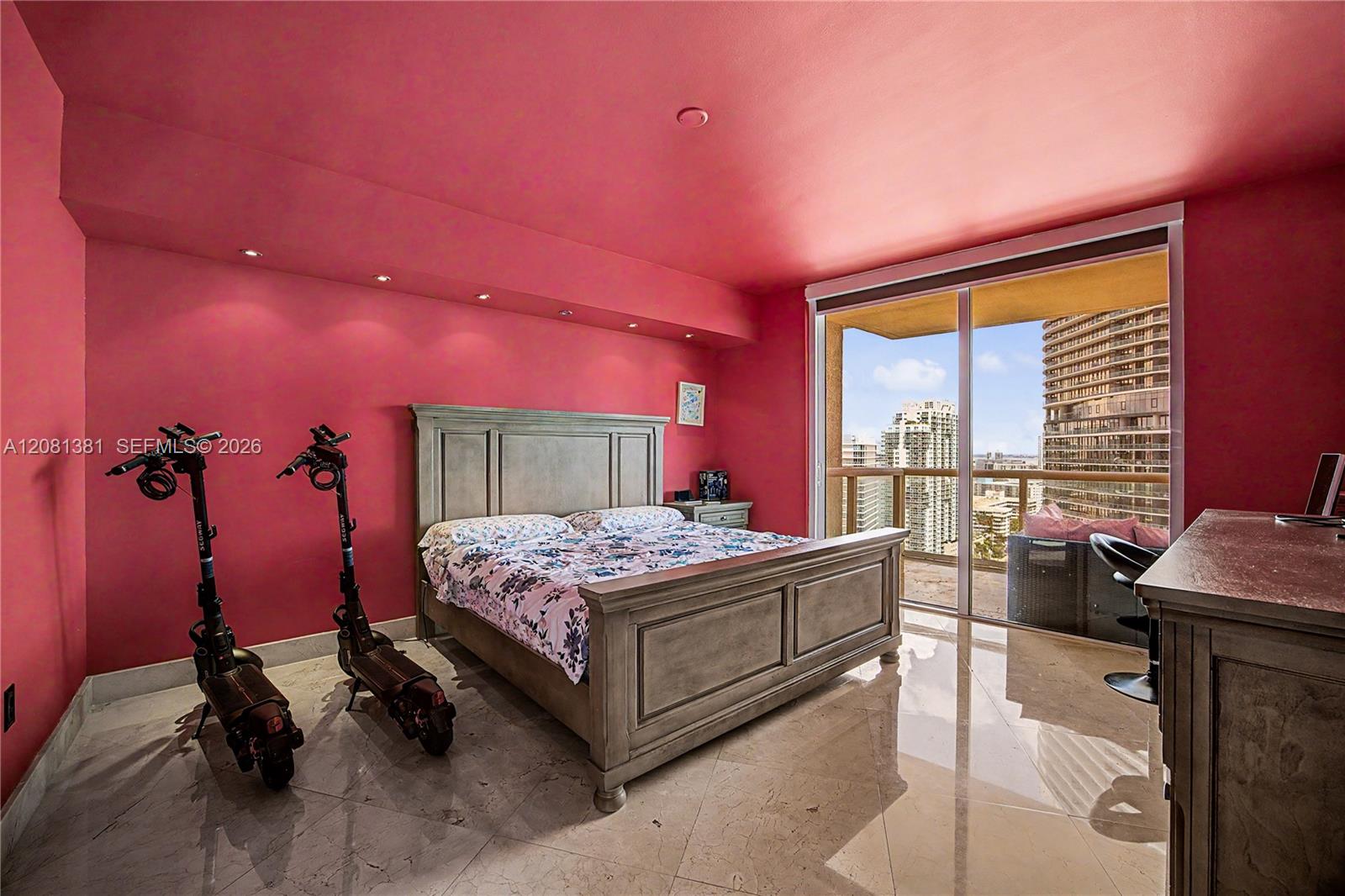 450 Alton Road, Unit 2406 Miami Beach, FL 33139 - Photo 8 of 31 Gallery Image 8