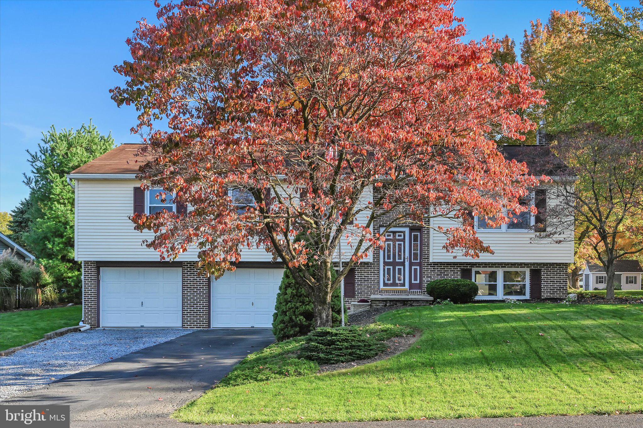 16 Knollwood Drive Lititz, PA 17543 - Photo 4 of 41