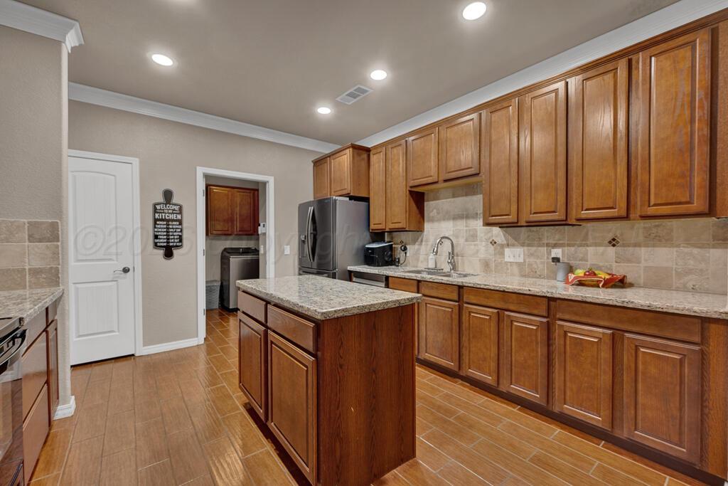 7128 Mosley Street Amarillo, TX 79119 - Photo 10 of 25 Kitchen 1