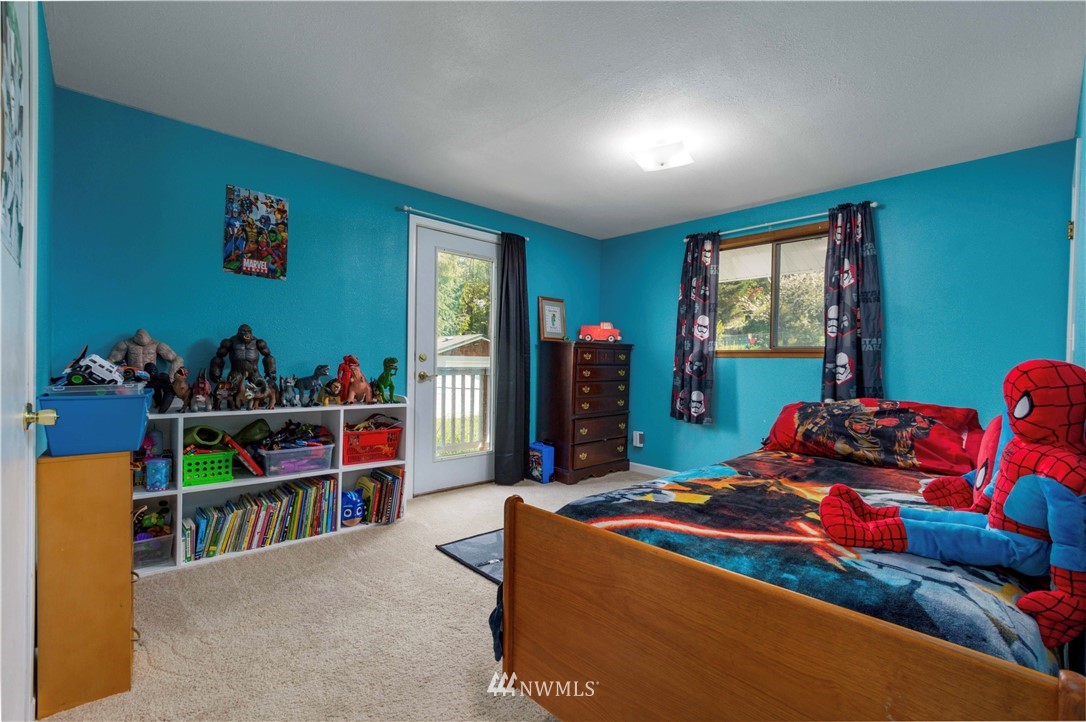 4651 Southeast Foss Road Port Orchard, WA 98366 - Photo 12 of 24 Gallery Image 12