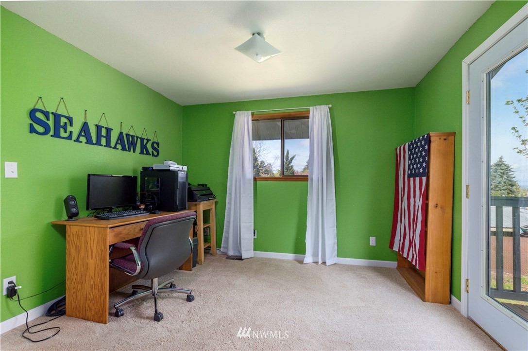 4651 Southeast Foss Road Port Orchard, WA 98366 - Photo 15 of 24 Gallery Image 15